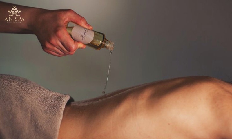 tinh dầu dưỡng da sử dụng trong liệu trình spa