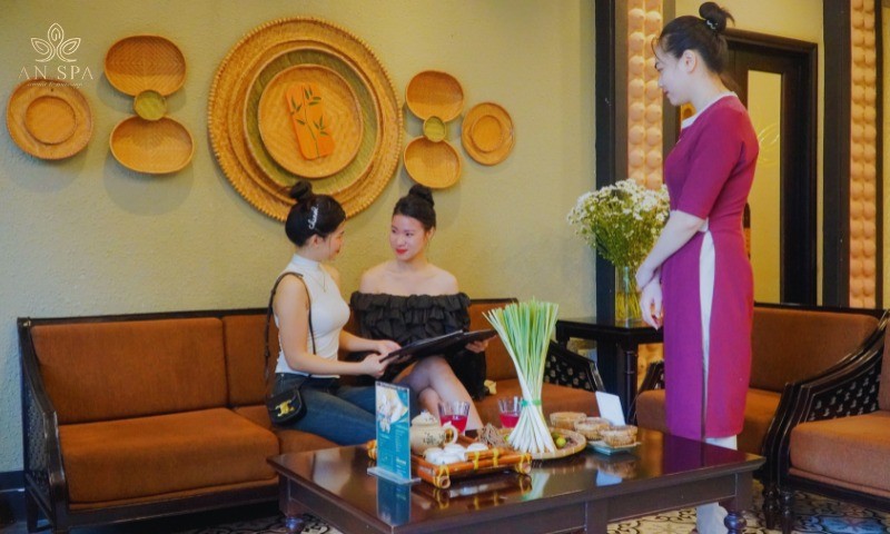 khách hàng trải nghiệm massage thư giãn tại an spa