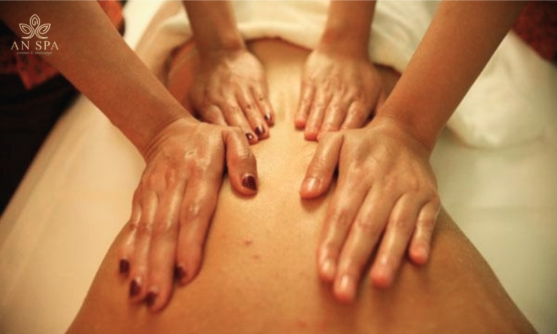 động tác xoa bóp khi massage 4 tay