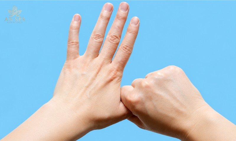 massage ngón tay cái giúp giảm lo lắng