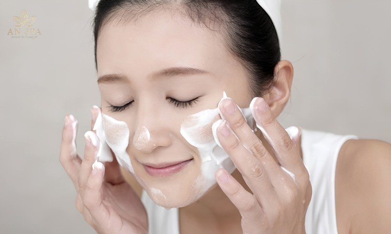 làm sạch da bằng sữa chua không đường