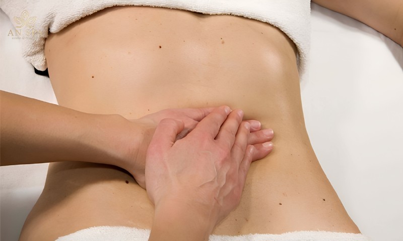 massage bụng giúp thư giãn trong kỳ kinh nguyệt