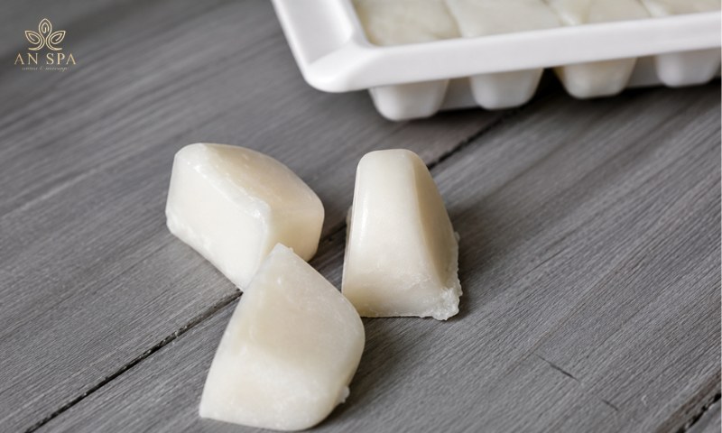 massage mặt bằng sữa tươi đông đá