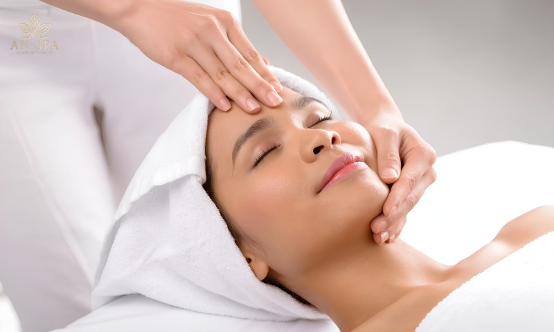 massage từ bên mặt cân đối sang bên mặt bị lệch