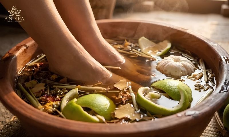 vỏ bưởi dùng để ngâm chân